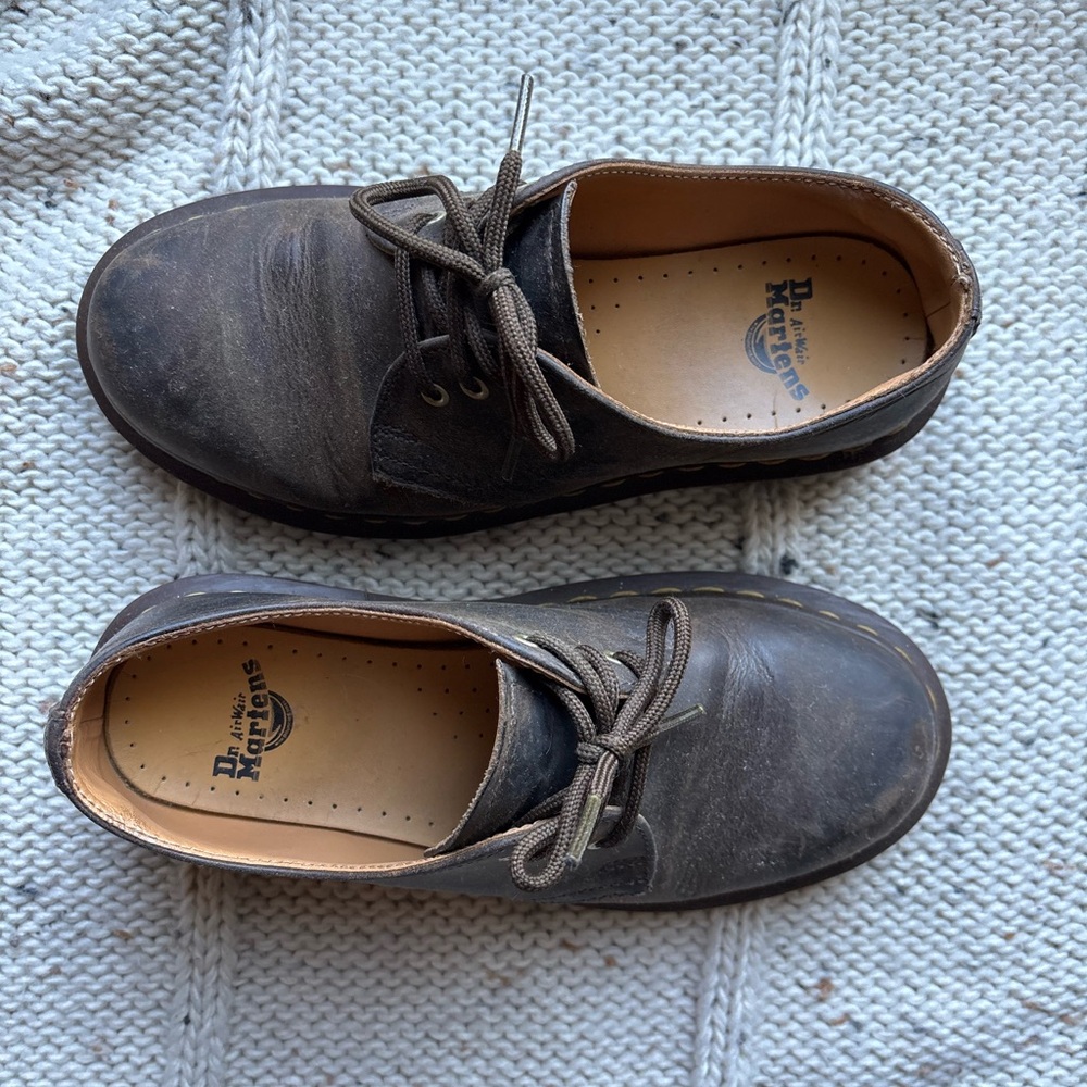 Dr. Martens 1461
Crazy Horse Leather Oxford Shoes